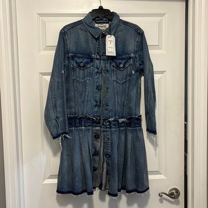 New beautiful Levi’s distressed denim mini dress